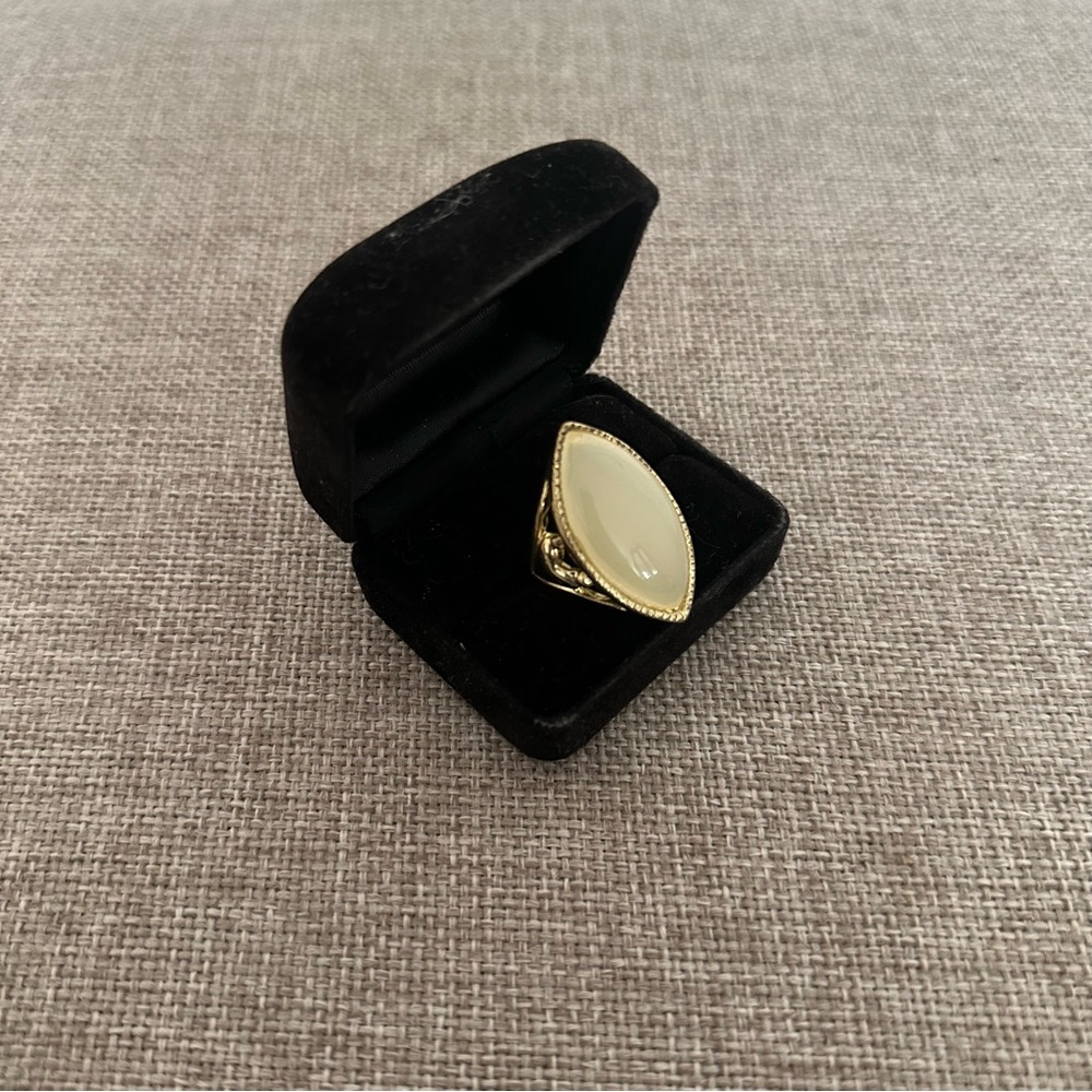 Beautiful Vintage Ring